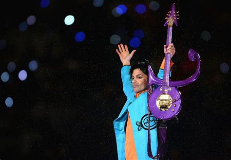 Prince Live: 8 of Our Favourite Concert Performances - Everything Zoomer