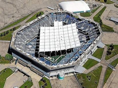 Pontiac Silverdome: Abandoned | HoyaTalk