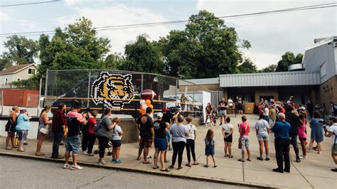 Photos | Sam Hubbard Foundation Hosts Inaugural Summer Backpack Drive