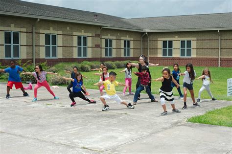 Clear Creek ISD teachers' programs teach kids through strumming and ...