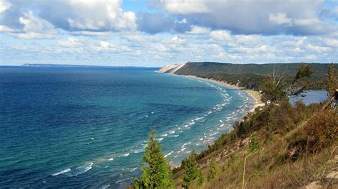 Sleeping Bear Dunes National Lakeshore: An Ideal Family Vacation Destination! | Holiday Vacation ...