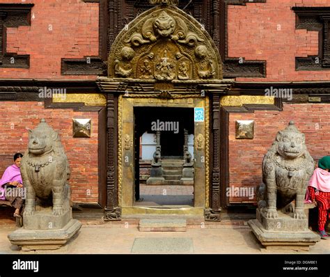 Patan museum hi-res stock photography and images - Alamy