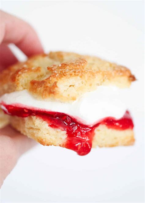 Easy Homemade Irish Scones - I Heart Naptime