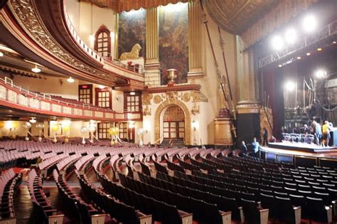 Legendary Beacon Theatre: An Upper West Side Rock Room - Behind the Scenes NYC (BTSNYC)