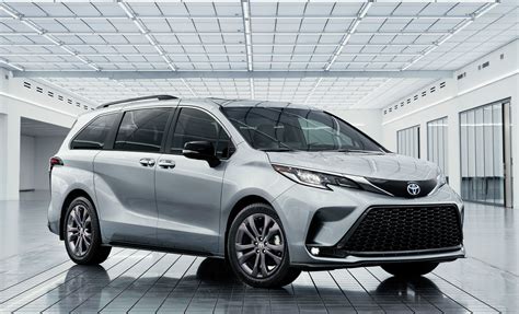 Toyota’s newest Sienna minivan comes with a hybrid drivetrain