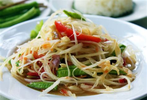 Spicy Thai Papaya Salad Recipe (Som Tam Thai) » Temple of Thai