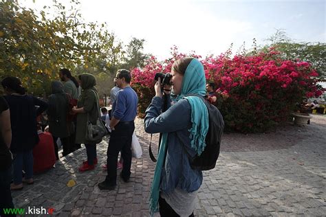 American Girl Visits Iran’s Kish Island as Part of Guinness Record Attempt