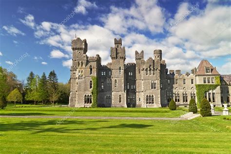 Ashford castle and gardens in Co. Mayo — Stock Photo © Patryk_Kosmider ...