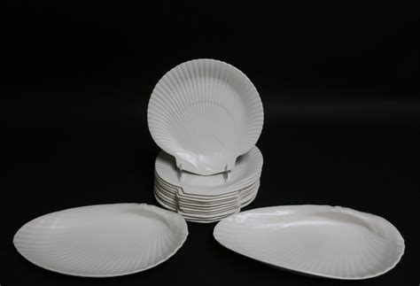 12 Wedgwood Plates & Platters