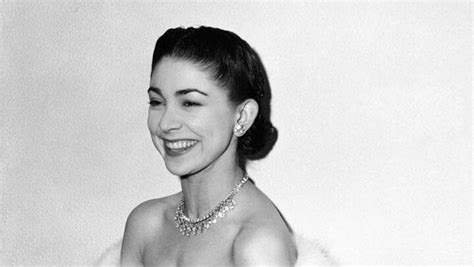 Biography of Margot Fonteyn British dancer