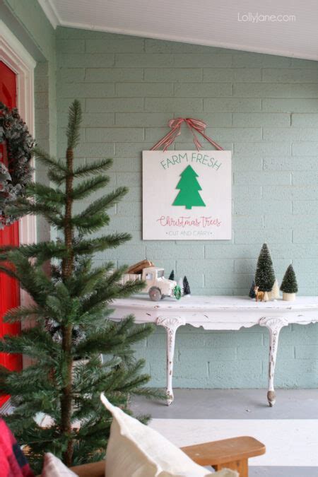 diy farm fresh Christmas trees sign - Lolly Jane