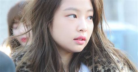 BLACKPINK Jennie Spotted In Public With Zero Makeup On