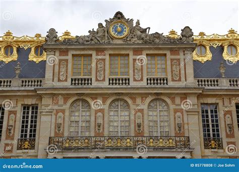 VERSAILLE FRANCE: Famous Balcony of Chateau De Versailles during French Revolution with Marie ...