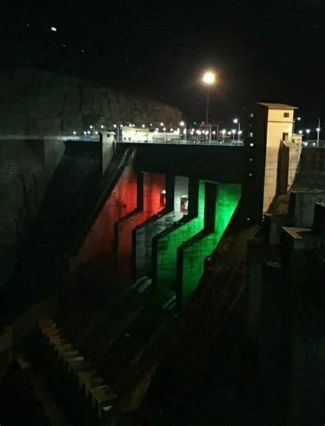 JK LIVE UPDATE - Baglihar dam lights up in a unique way to...