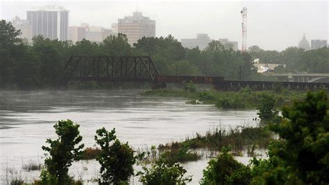 Pearl River will rise to near-historic levels, officials say