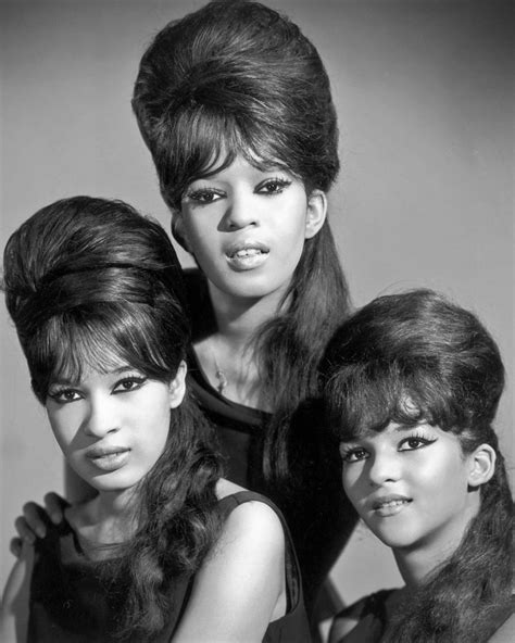 30 Fascinating Vintage Photographs of The Ronettes in the 1960s ...