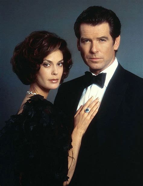 Contemporary (1940-Now) DA951 PIERCE BROSNAN AND TERI HATCHER IN "TOMORROW NEVER DIES" BOND 8X10 ...