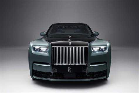 ROLLS-ROYCE PHANTOM: A NEW EXPRESSION