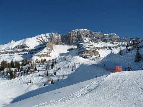 Madonna di Campiglio Snow Forecast (mid mountain) | Snow-Forecast.com