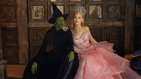 ‘Wicked’ First Look: Ariana Grande and Cynthia Erivo in Costume ...