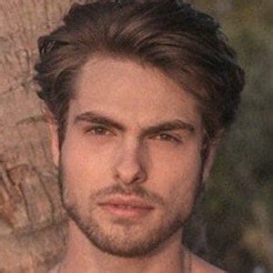 Brandon Walsh - Age, Family, Bio | Famous Birthdays