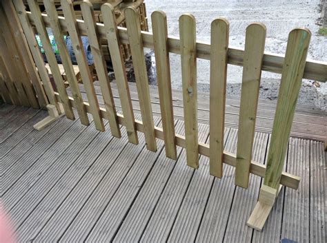 Portable Freestanding Treated Wooden 6ft Picket Fence Panel 3ft High ...