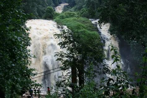 Must-visit waterfalls in Karnataka