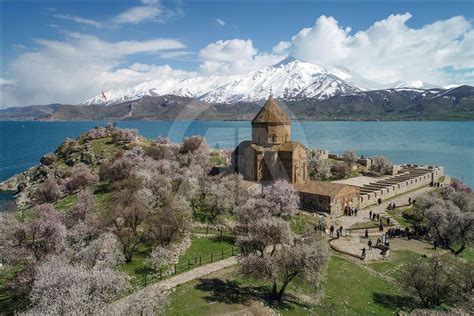 Akdamar Island on Lake Van - Anadolu Ajansı