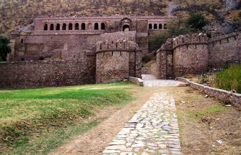 Bhangarh Fort Haunted Stories and Incidents - Holidify