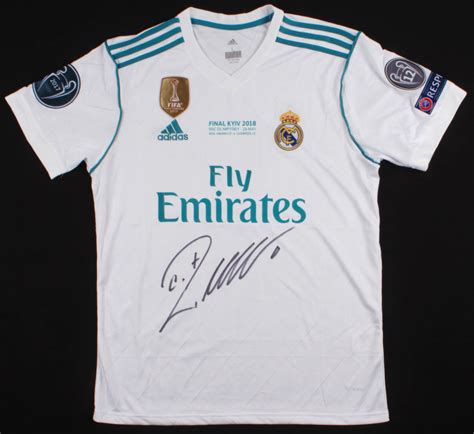 Cristiano Ronaldo Signed Real Madrid Jersey - Image to u