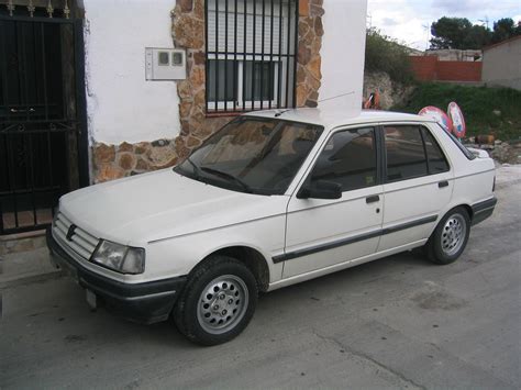 PEUGEOT 309 - Review and photos