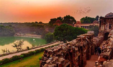 Hauz Khas Fort Delhi | Things To Do | Open, Closed, timings & Entry fee