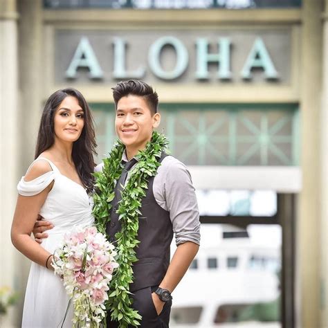 Hawaii Wedding | Hawaii wedding, Wedding, Unique flower arrangements