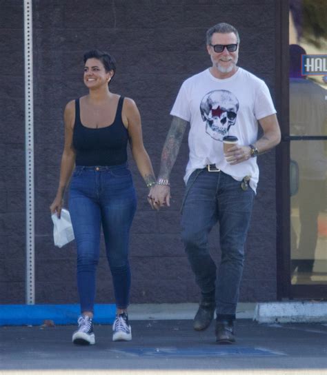 Dean McDermott moves in with girlfriend after Tori Spelling split