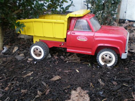 Vintage Tonka dump truck