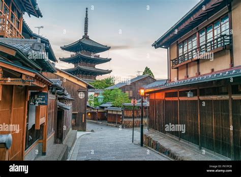 Japan japanese old cobblestone hi-res stock photography and images - Alamy