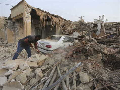 A strong earthquake has killed at least 5 in southern Iran : NPR