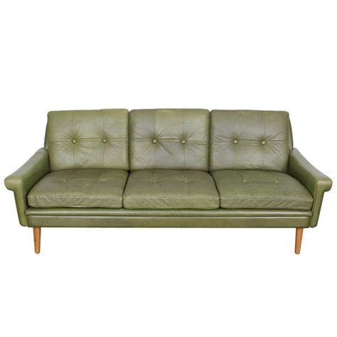 Mid-Century Modern Green Leather Sofa by Skippers Mobler at 1stDibs ...