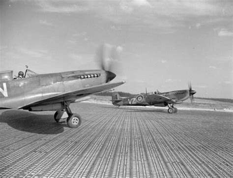 Supermarine Spitfire IXE aircraft of No. 412 (Falcon) Squa… | Flickr