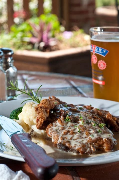 Country Fried Steak with Gravy Stock Image - Image of vertical, beef: 18682643