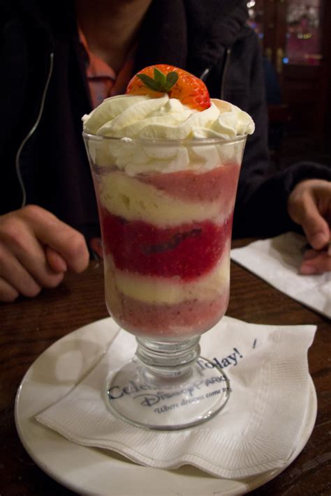 Fruit Trifle | Francisco's dessert at the Rose & Crown: No S… | Flickr