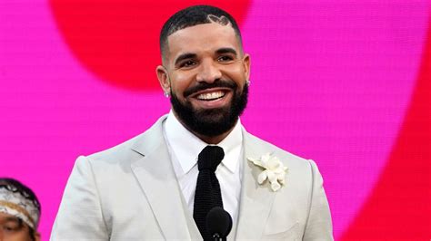 Drake: Rapper and singer withdraws nominations for 2022 Grammy Awards | Ents & Arts News | Sky News