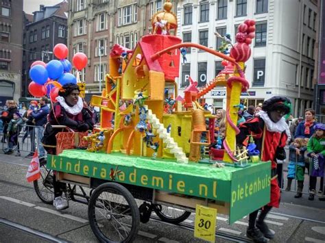 Sinterklaas celebration in Amsterdam - Culture tourist