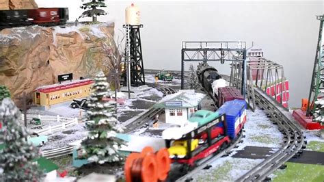 Lionel Trains Christmas 2019 Layout - YouTube