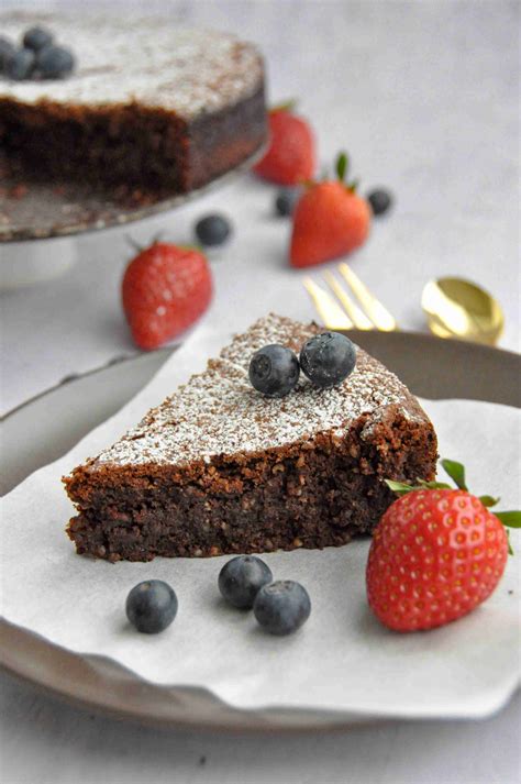 Torta Caprese - flourless Chocolate Cake | Crazy Kitchen