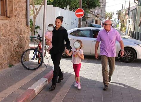 'Wonder Woman' Gal Gadot in Israel for Passover - www.israelhayom.com