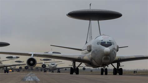 US Airforce says goodbye to the First E-3 Sentry Airborne Warning Air ...