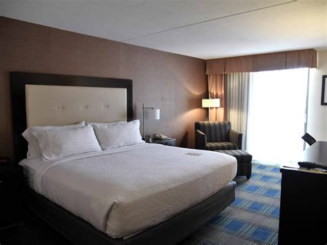 Hotels in Akron, Ohio near Cuyahoga Falls | Holiday Inn Akron West - Fairlawn