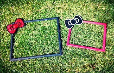 Hello kitty picture frames for party photo booth! Fun easy DIY party project Hello Kitty Baby ...