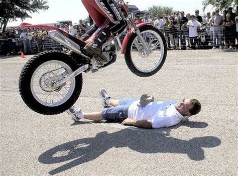 The Best Bike Stunts (30 pics)